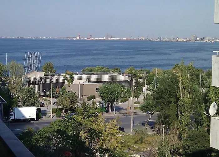 Promenade With Sea View Yr11 アパート